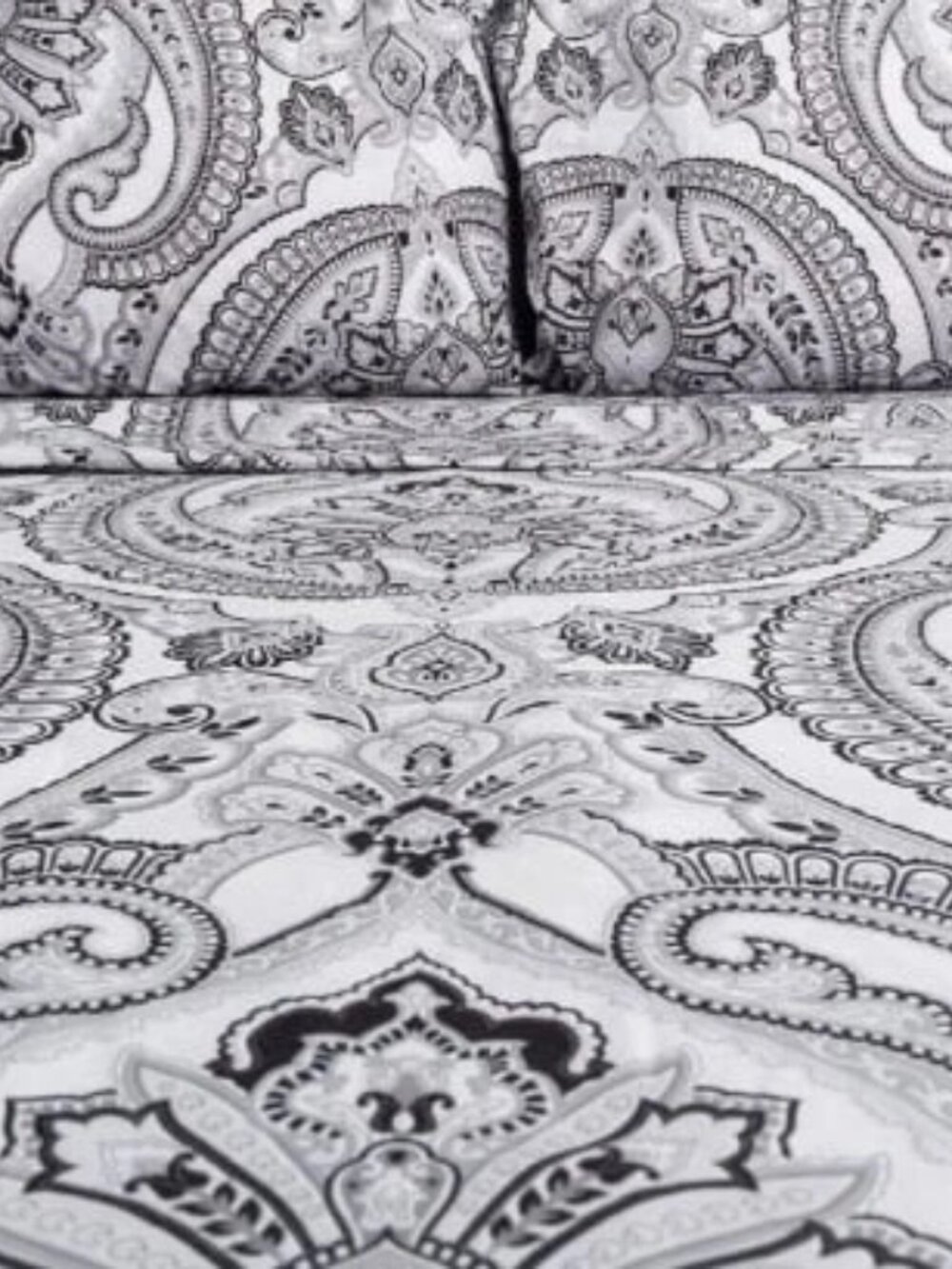 Southshore Fine Linens Pure Melody Quilt Set Reversible Paisley